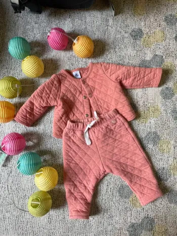 Ensemble corail matelassé Petit bateau 6 mois