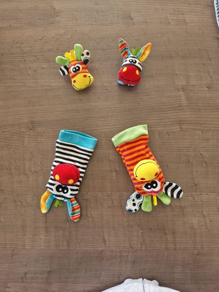 Jeux attractifs mains & pieds bébé
