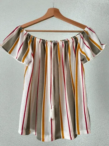 Joli top à épaule dénuder la halle taille S