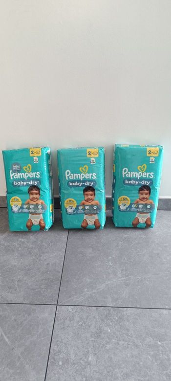 Couches Pampers taille 2 Baby Dry 4-8 kg lot de 3 paquets 