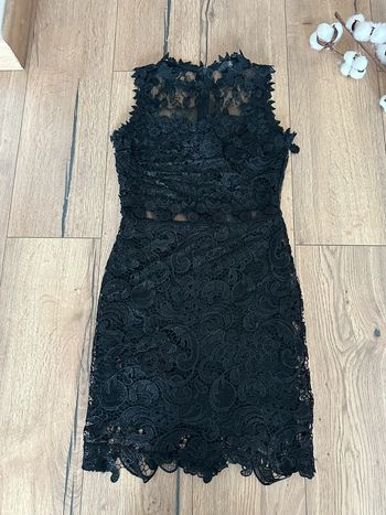Robe dentelle noire missguided
