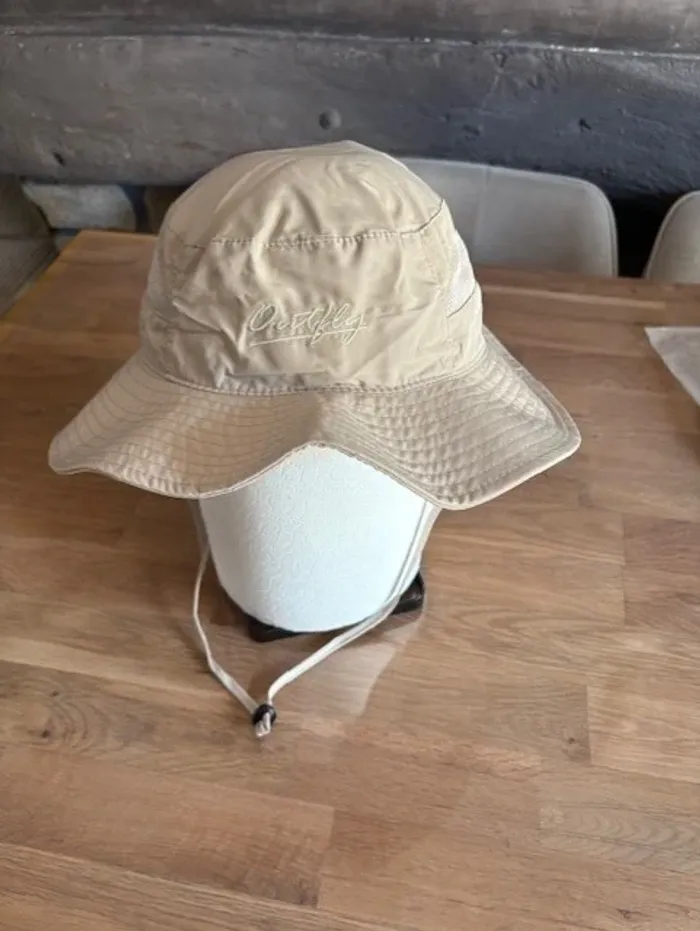 chapeau de loisir beige
