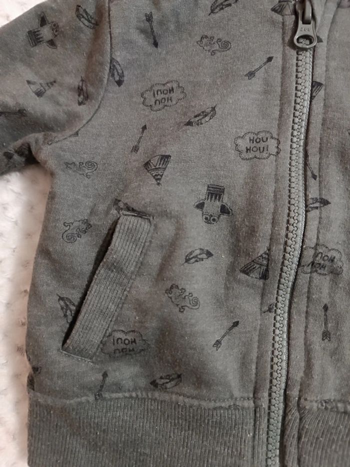 🔸 Veste zippée à capuche Tissaia - 6 mois 🔸 - photo numéro 2