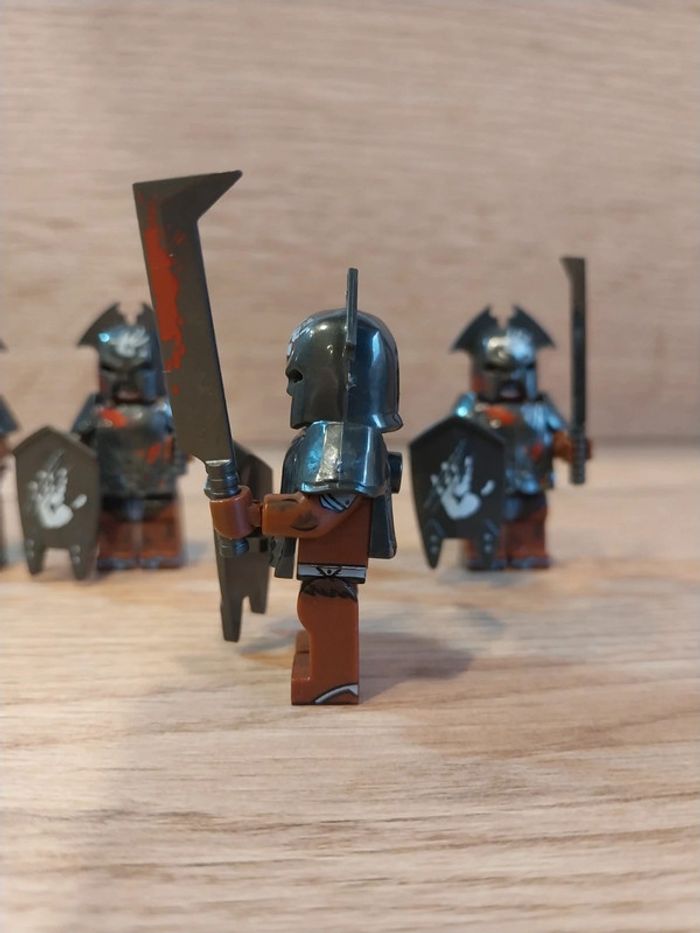 Figurines type lego 4 guerriers orcs seigneur des anneaux - photo numéro 3