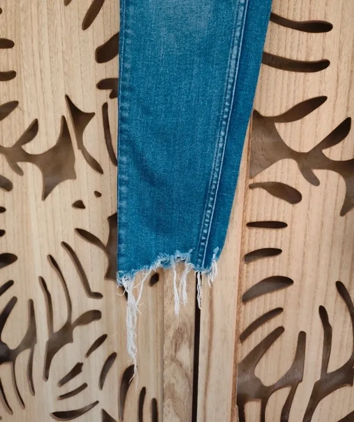 Jean skinny 7/8 ème bas effilés T 38 Zara - photo numéro 8