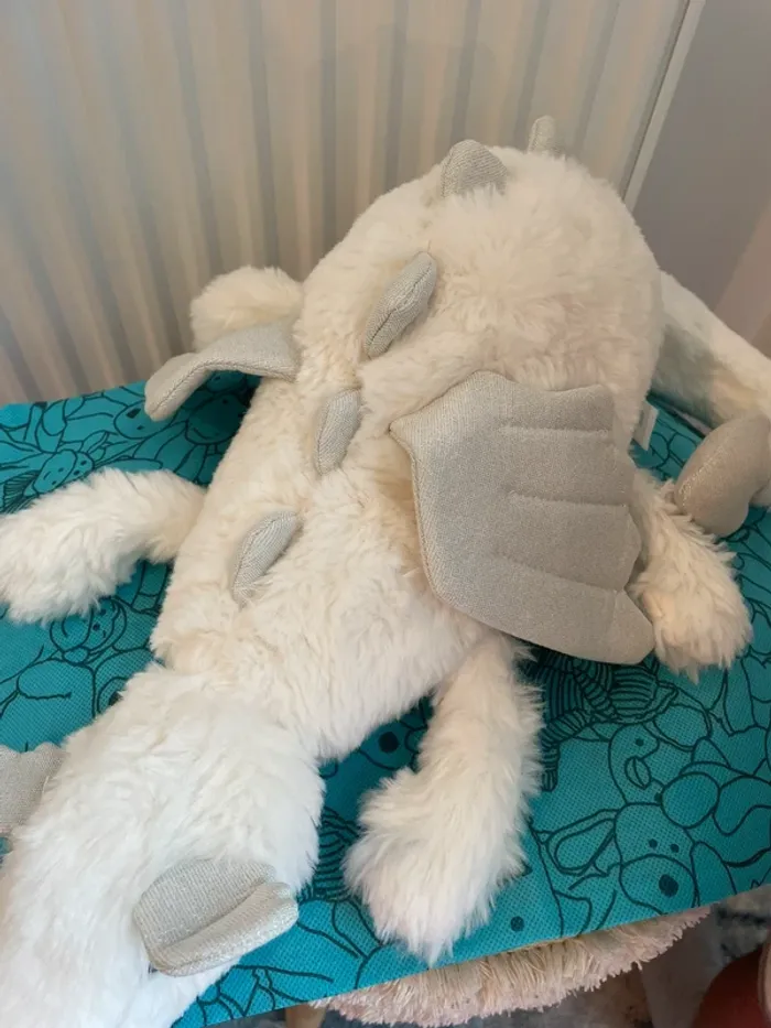 Peluche Jellycat Snow Dragon Large 🤍🐉 - photo numéro 9
