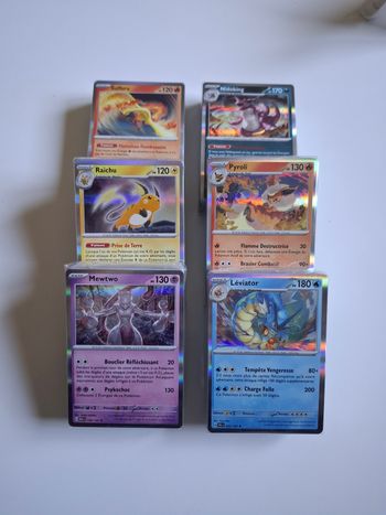 Lot de 600 cartes pokemon différentes sans doubles avec brillantes