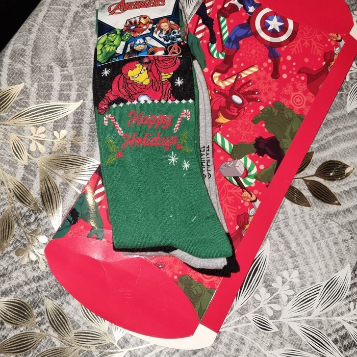 lot de 3 paires de chaussettes Marvel Avengers NOËL taille 43 / 46 🎄 neuf 🎄 idée kdo NOËL 🎄 - photo numéro 6