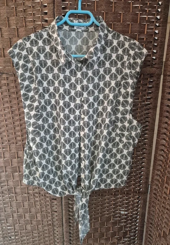 Chemise sympa sans manche taille 48 - photo numéro 2