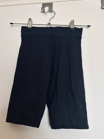 Short noir