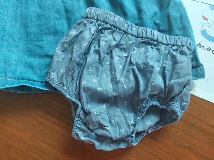 Robe en jean + culotte taille 1-3 mois - photo numéro 3