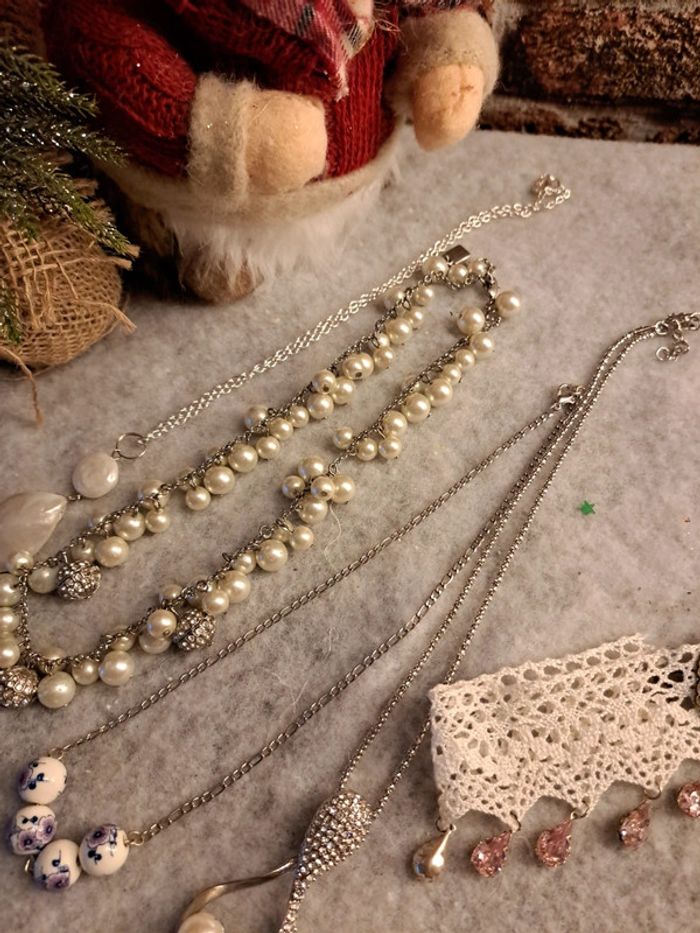 Lot de colliers argenté et blanc - photo numéro 7