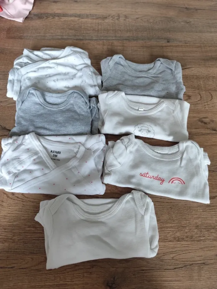 Lot de 7 bodies manches courtes + longues