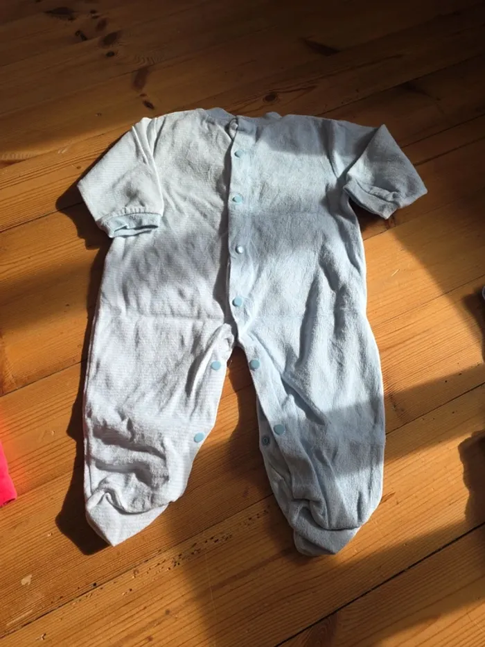 Lot de 5 vêtements 12 mois. - photo numéro 5