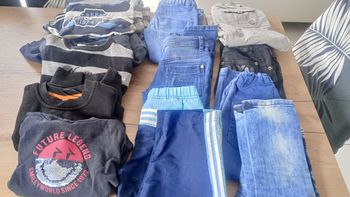 Lot vêtements garçon de taille 4 ans