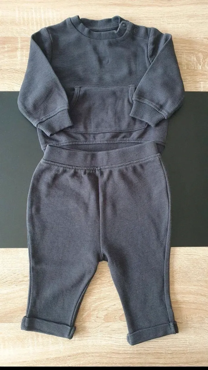 Ensemble pantalon et pull léger 6 mois