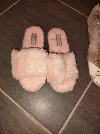 Pantoufles maison rose  taille 36-37 très bonne état