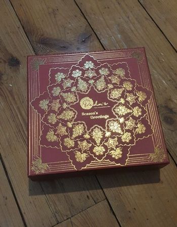 Boîte Décorative En Carton rouge et dorée d'Inde