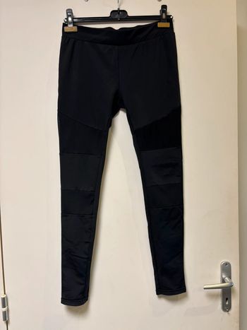 Joli legging noir sport Urban Classics taille 40 avec parties transparentes