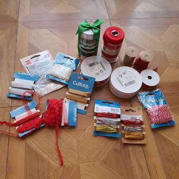 Lot de rubans et fils Noël