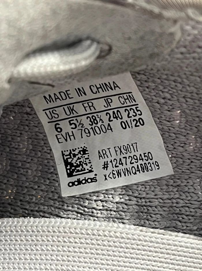 Adidas Yeezy Boost 350 V2 Tail Light - photo numéro 5