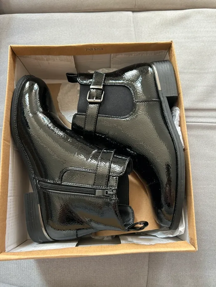 Bottines neuves taille 39