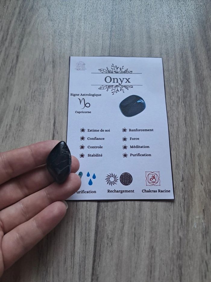 Onyx noire et sa fiche bienfaits