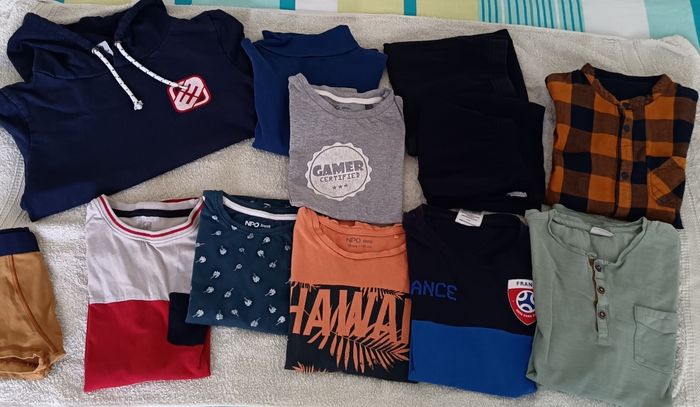 Lot de vêtements 10 ans en bon état