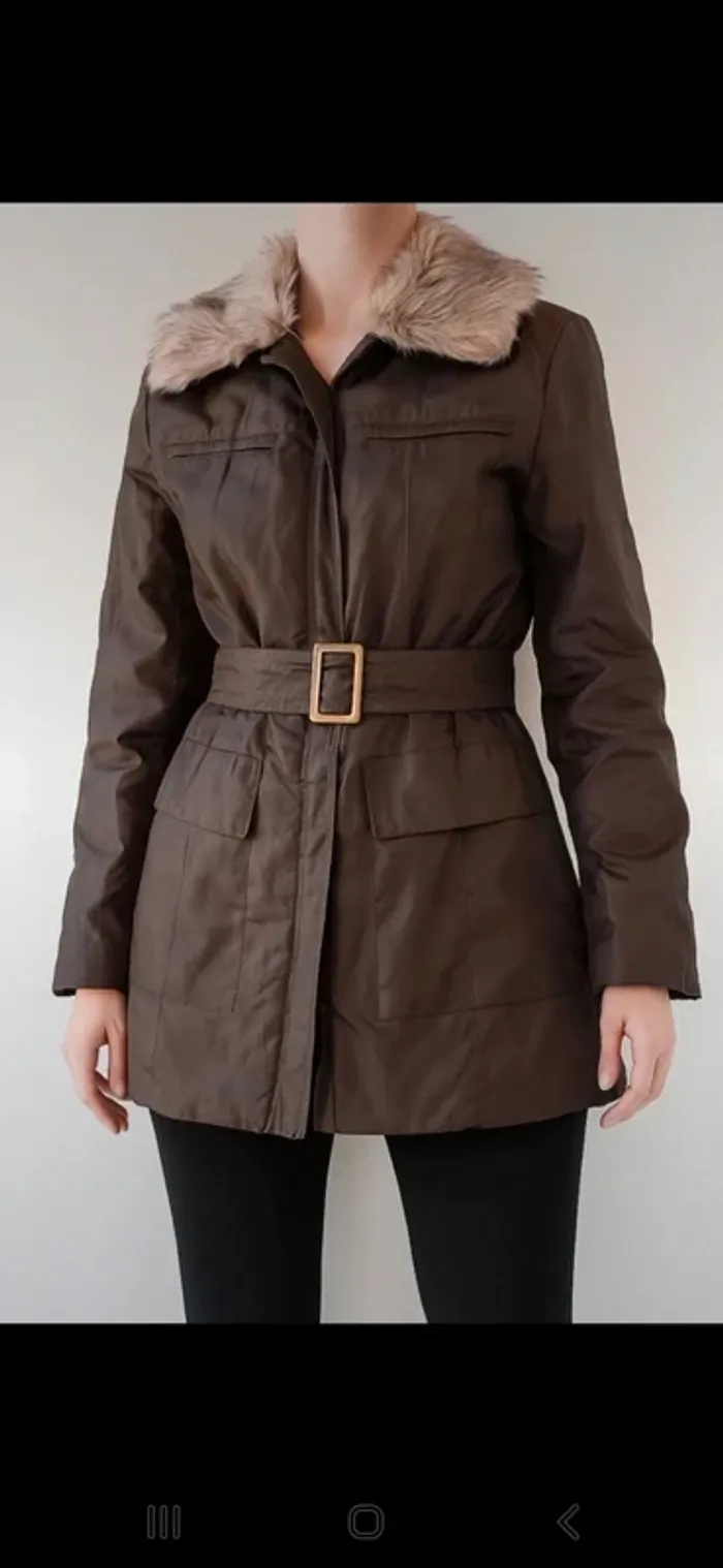 Manteau long femme marron avec col fausse fourrure – Taille 38/40
