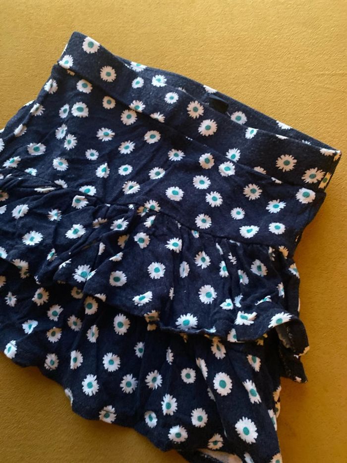 Jupe à fleurs taille 3 ans - photo numéro 2