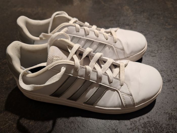 Basket blanche Adidas 37 1/3 - photo numéro 4