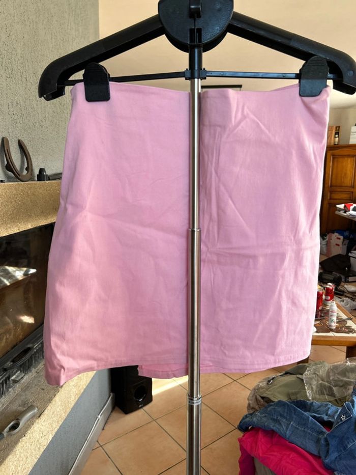 Jupe rose à fente - photo numéro 2