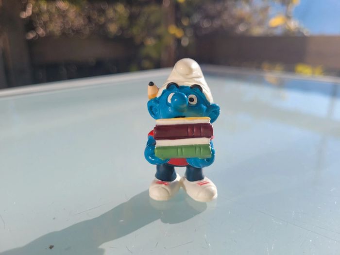 Figurines anciennes Schtroumpfs : patineur, policier, étudiant, bébé S. avec hochet - photo numéro 7