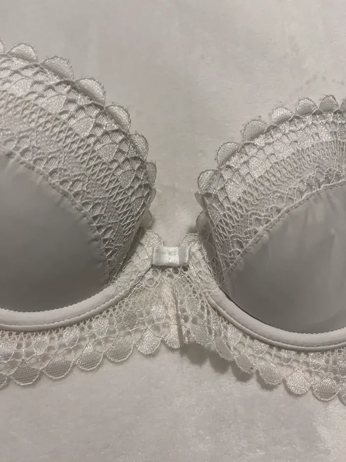Soutien-gorge blanc dentelles - photo numéro 4