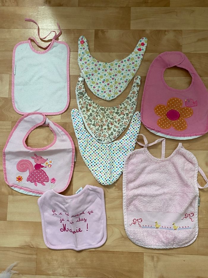 Lot de bavoirs fille