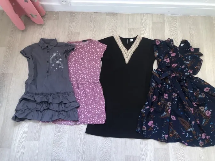 Lot 4 robes