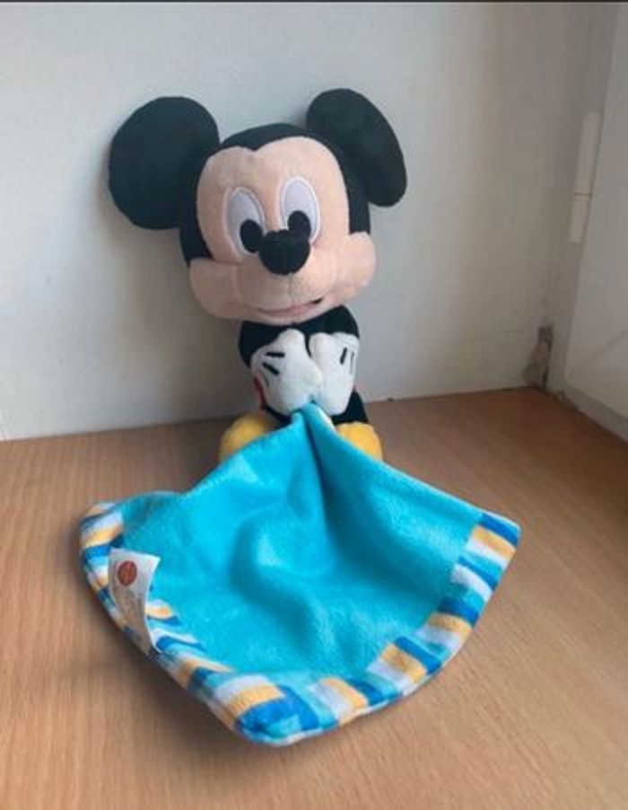Doudou Mickey disney