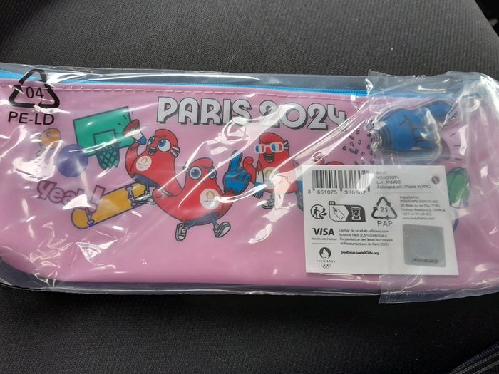 Trousse rose Paris 2024 - photo numéro 2