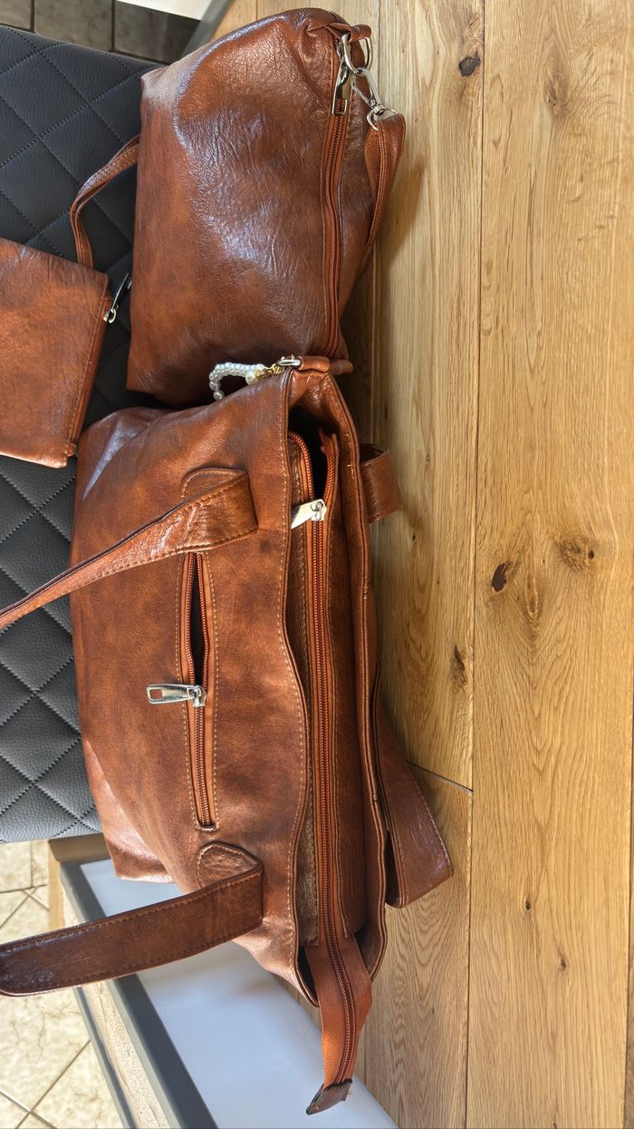 Lot de 3 sacs femme marron élégant – cabas, bandoulière et pochette assortie en similicuir neuf - photo numéro 5
