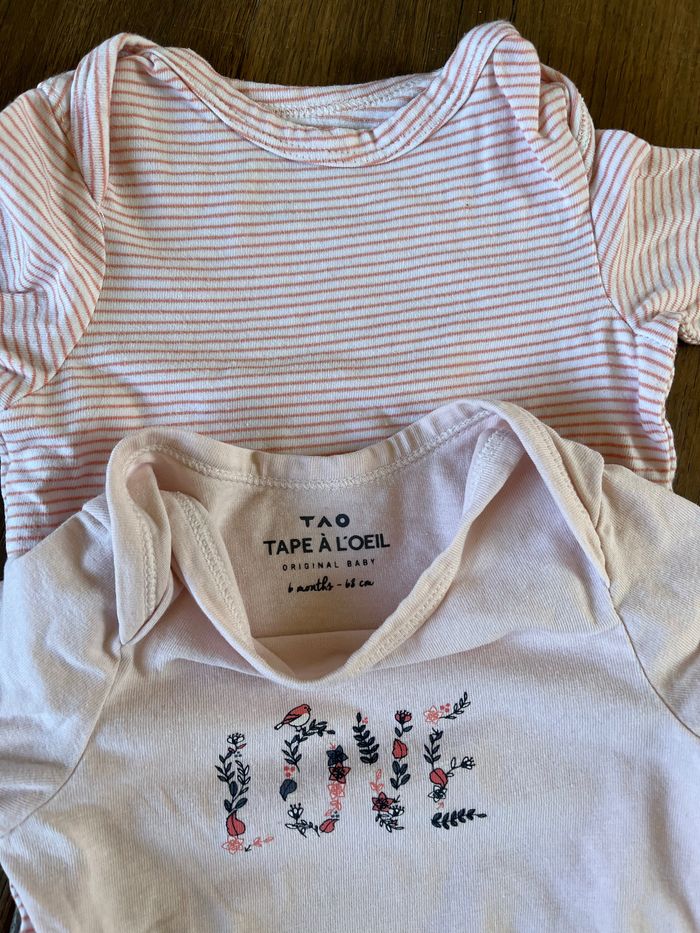 Lot de deux bodies 6mois - photo numéro 2