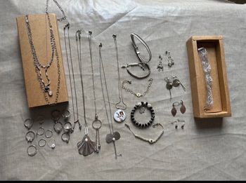 Lot de 29 bijoux fantaisie argenté 
