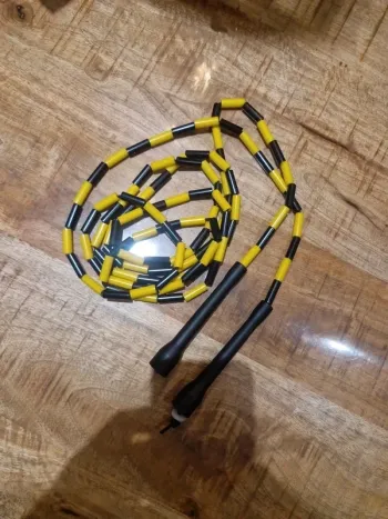 Corde a sauter 120 g neuve réglable