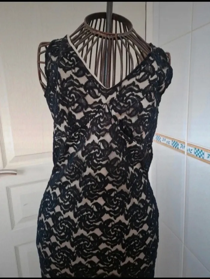 Jolie robe beige en transparence avec dentelle femme taille M/38 - photo numéro 5