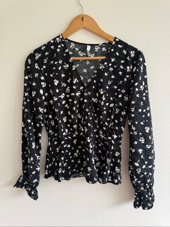 Blouse manches longues légère noir banc à motif floral amisu taille 38 M