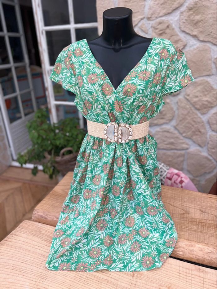 Robe verte été Fleurs dos nu marque vero moda taille M 38
