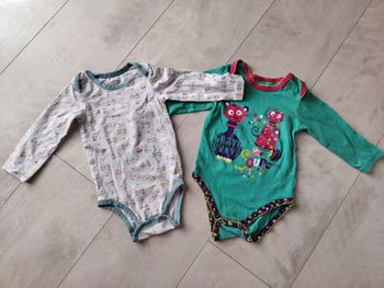 Lot de 2 bodies 9 mois