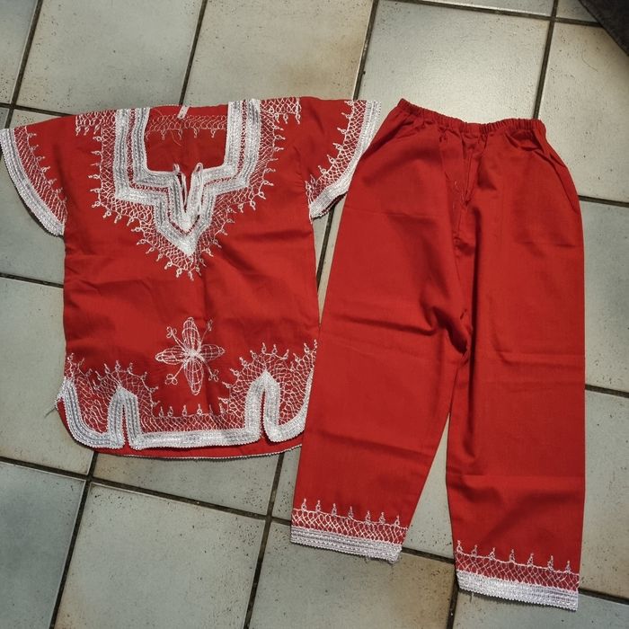 ensemble oriental taille 3 / 4 ans - neuf