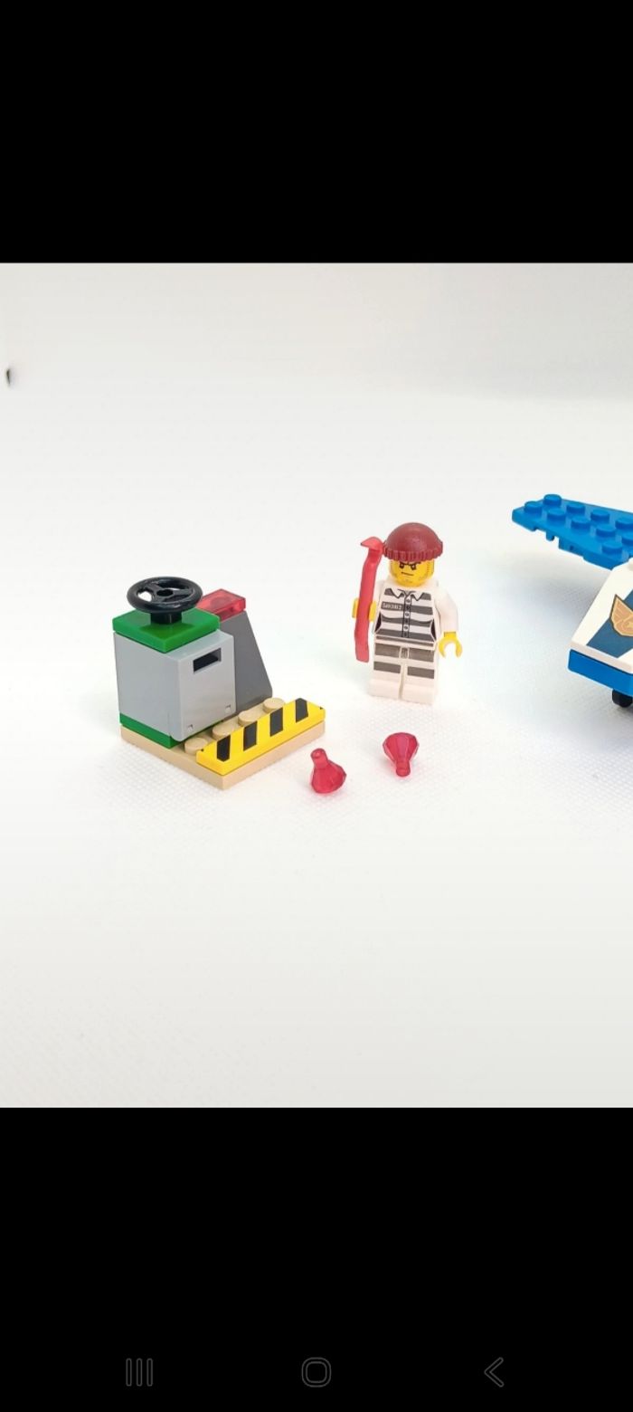 Figurine LEGO City 60206 Le jet de patrouille de la police 
Complet - photo numéro 2