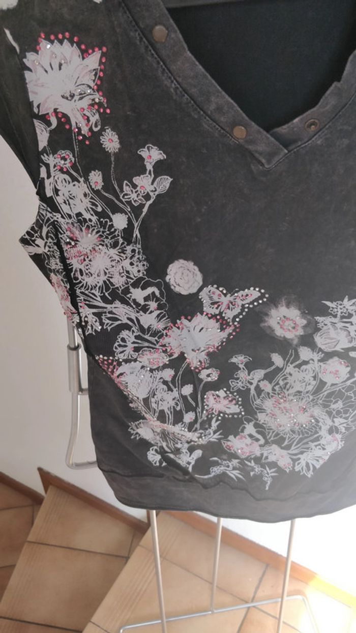 Top avec strass taille 38 - photo numéro 2