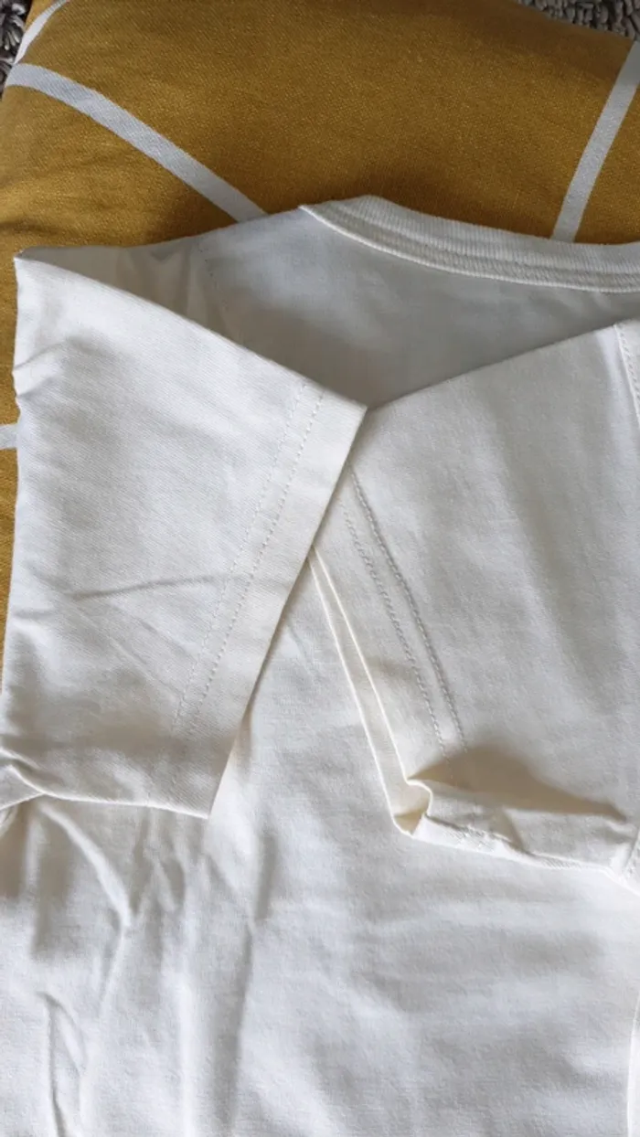 T-shirt beige Burberry 12mois - photo numéro 5